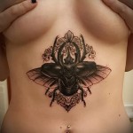 тату под грудиной фото - примеры татуировок на фотографии от 16012016 24