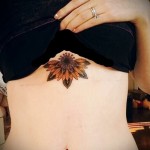 тату под грудиной фото - примеры татуировок на фотографии от 16012016 3