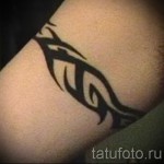 Tattoo-Muster auf der Hand - ein Fotomodell für die Auswahl von 28022016 1