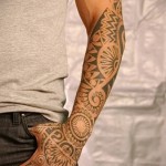 Tätowierung auf seinem Unterarm männlichen Muster - Foto Beispiel für die Auswahl von 28022016 1