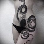 snake tattoo on her hip - examples of finished tattoo photos 01022016 5
