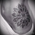 tattoo on her hip mandala 1