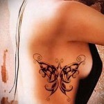тату на ребрах бабочки - фотография с примером татуировки от 03022016 4