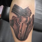 тату пистолет на бедре - примеры готовых тату в фотографиях 01022016 3