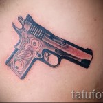 тату пистолет на ребрах - фотография с примером татуировки от 03022016 6