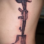 тату пистолет на ребрах - фотография с примером татуировки от 03022016 7