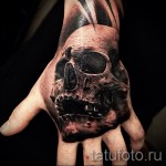 Tattoo Schädel auf der Hand - Fotos und Beispiele von 01032016 6