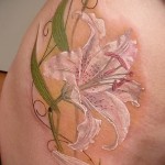 Tattoo-weiße Lilie - ein Foto mit einer Ausführungsform des fertigen Muster 29032016 1
