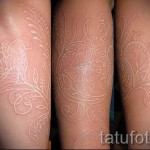 white tattoo on leg Photo - photo with an embodiment of the finished pattern of 29032016 1