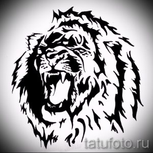 Фото тату с изображением силуэта льва, выполненного в черном цвете. Подчеркивает мощь, грацию и дикую природу этого величественного животного.