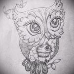 hibou tatouage sur son esquisse du cou 1