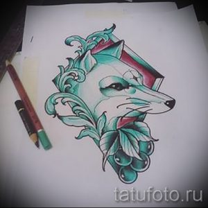 Фото татуировки лисы, выполненной в стиле олд скул. Рисунок отличается яркими цветами, четкими контурами и традиционными мотивами.