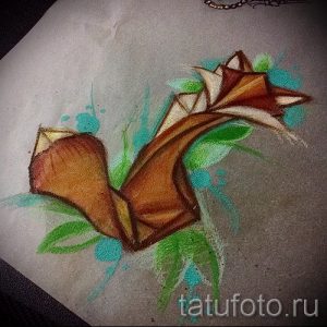 Интересный эскиз татуировки лисы, выполненный в стиле оригами. Минималистичный и стильный дизайн для любителей необычных рисунков.