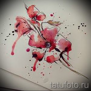 Фото тату: эскиз маков в технике акварели, выполненный в красных и розовых тонах. Идеально для женской татуировки на спине или плече.