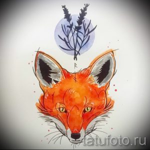Эскиз татуировки лисы, выполненный в акварельной технике с использованием ярких оранжевых и сиреневых оттенков. Изображение включает изображение лаванды.