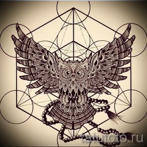 Уникальный эскиз татуировки совы, заключенной в геометрическую фигуру с использованием дотворка и четких линий. Подходит для тех, кто любит необычные дизайны.