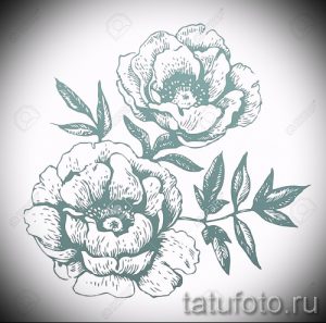 Фото эскиза татуировки с изображением двух цветущих пионов и листьев. Идеальный выбор для тех, кто ценит красоту и женственность.