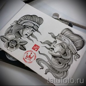 Черно-белый эскиз татуировки с изображением двух девушек в банданах и с розами. Детализированный рисунок для вдохновения.