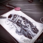 Черно-белый эскиз татуировки с изображением девушки с короной в виде черепа. Детализированный рисунок для вдохновения.