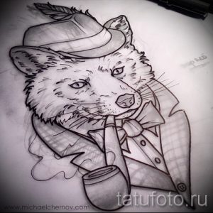 Забавный эскиз татуировки лисы, одетой в костюм и с трубкой, выполненный в стиле old school с использованием ярких цветов и четких контуров.