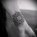 Mandala-Tattoo auf dem Handgelenk - Beispielfoto des fertigen Tätowierung auf 01052016 2