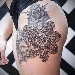 Mandala-Tattoo auf der Hüfte - Foto Beispiel des fertigen Tätowierung auf 01052016 1