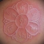Weiß Mandala tattoo - Foto Beispiel des fertigen Tätowierung auf 01052016 2