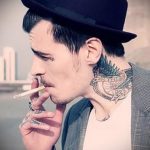 tatouages pour les gars sur le cou - un exemple de photo 1