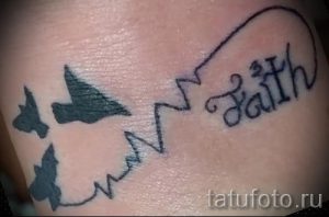 tattoo on the wrist pulse - an example of the finished tattoo 1