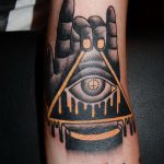 тату глаз в треугольнике на руке - фото готовой татуировки от 13052016 9
