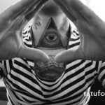 тату глаз в треугольнике на шее - фото готовой татуировки от 13052016 2