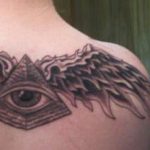 тату глаз в треугольнике с крыльями - фото готовой татуировки от 13052016 2