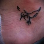 tattoo on her ankle Hummingbird 3