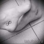 tattoo on her ankle infinity 1