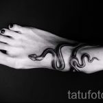 тату для девушек на лодыжке змея - классные фото готовой татуировки 7