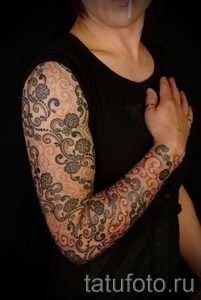 тату кружева рукав - фото пример готовой татуировки 2