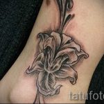 тату на лодыжке цветы - классные фото готовой татуировки 1