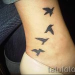 тату птицы на лодыжке - классные фото готовой татуировки 7