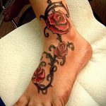 тату роза на лодыжке - классные фото готовой татуировки 1