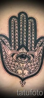 тату хамса — фото пример для статьи про значение татуировки 24