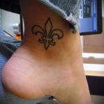 Französisch Lilie Tattoo - Foto Beispiel der Tätowierung 13072016 1