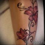 Lilie Tattoo auf seinem Bein - Foto Beispiel der Tätowierung 13072016 2