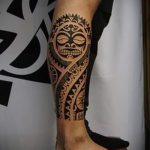 Sonne Tattoo auf seinem Bein - ein kühles Foto des fertigen Tätowierung 14072016 2