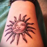 Sonne Tattoo auf seinem Handgelenk - ein kühles Foto des fertigen Tätowierung 14072016 2