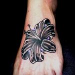 Tattoos schwarz Lilie - Foto Beispiel der Tätowierung 13072016 1