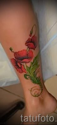 poppy tattoo on his leg — photos for an article about the importance of tattoos 6