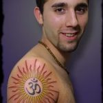 тату солнце на плече - фото классной готовой татуировки от 14072016 2