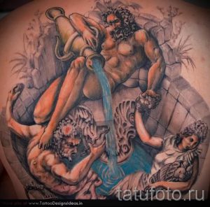 Aquarius tatouage inscription - photo - un exemple du tatouage fini 01082016 3013 tatufoto.ru
