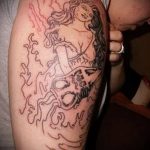 Aquarius tatouage sur son avant-bras - photo - un exemple du tatouage fini 01082016 2016 tatufoto.ru
