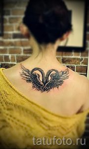 Aries tatouage sur son cou - une photo du tatouage fini 02082016 1009 tatufoto.ru